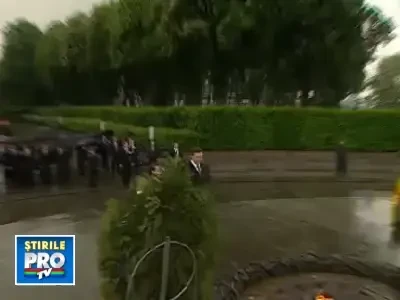 Moment stanjenitor! Presedintele ucrainean s-a trezit cu o coroana in cap!