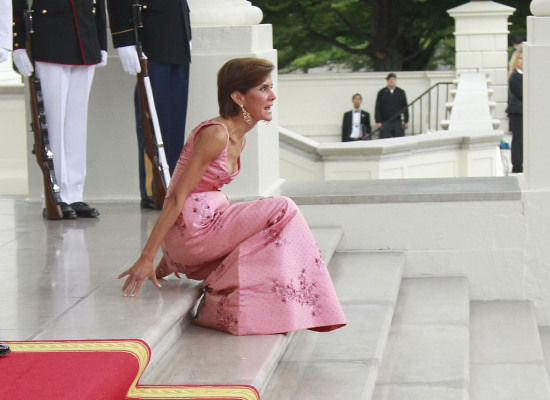 Ooops! A cazut in fund in fata presedintelui Barack Obama!