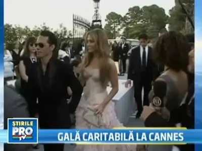 Cannes 2010: Sute de vedete au participat la Gala anti-SIDA