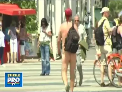 Atentie daca ajungeti la Barcelona! Nu aveti voie la bustul gol pe strada!