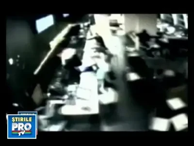 Exista viata dupa cutremur: Demolarile fara aviz, un pericol urias