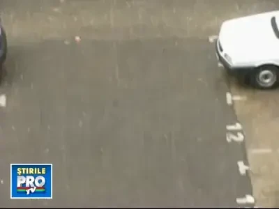 Laitmotiv de Bucuresti! A plouat si inotam pe strazi!