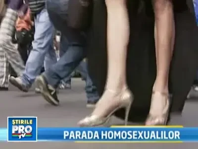 Parada gay din Bucuresti: mai multe forte de ordine, decat participanti!