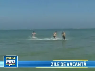 De Rusalii, romanii au dat navala la munte si la mare!