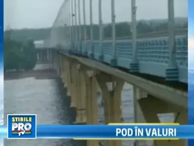 Stiati ca si podurile danseaza? Vezi aici cum se balanseaza cel de pe Volga