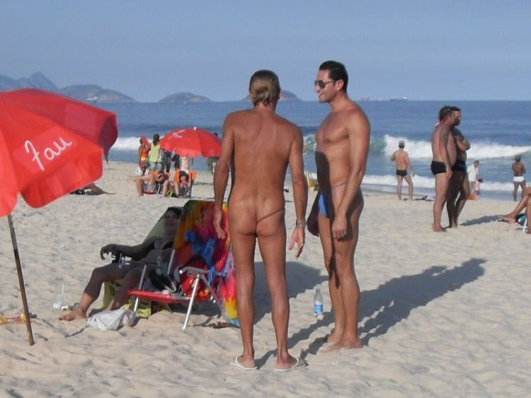 Horror! Stafide la plaja!