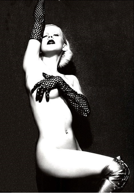 Domnilor, Christina Aguilera va fi din nou singura!