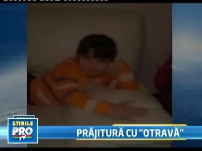O fetita a murit din cauza unei toxiinfectii. Alte 11 persoane la spital