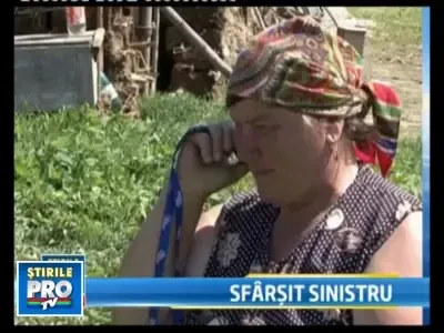 A murit strivit de lucerna pe care o descarca dintr-o remorca