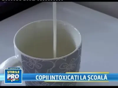 Noua copii au ajuns la spital dupa ce au baut laptele primit la scoala
