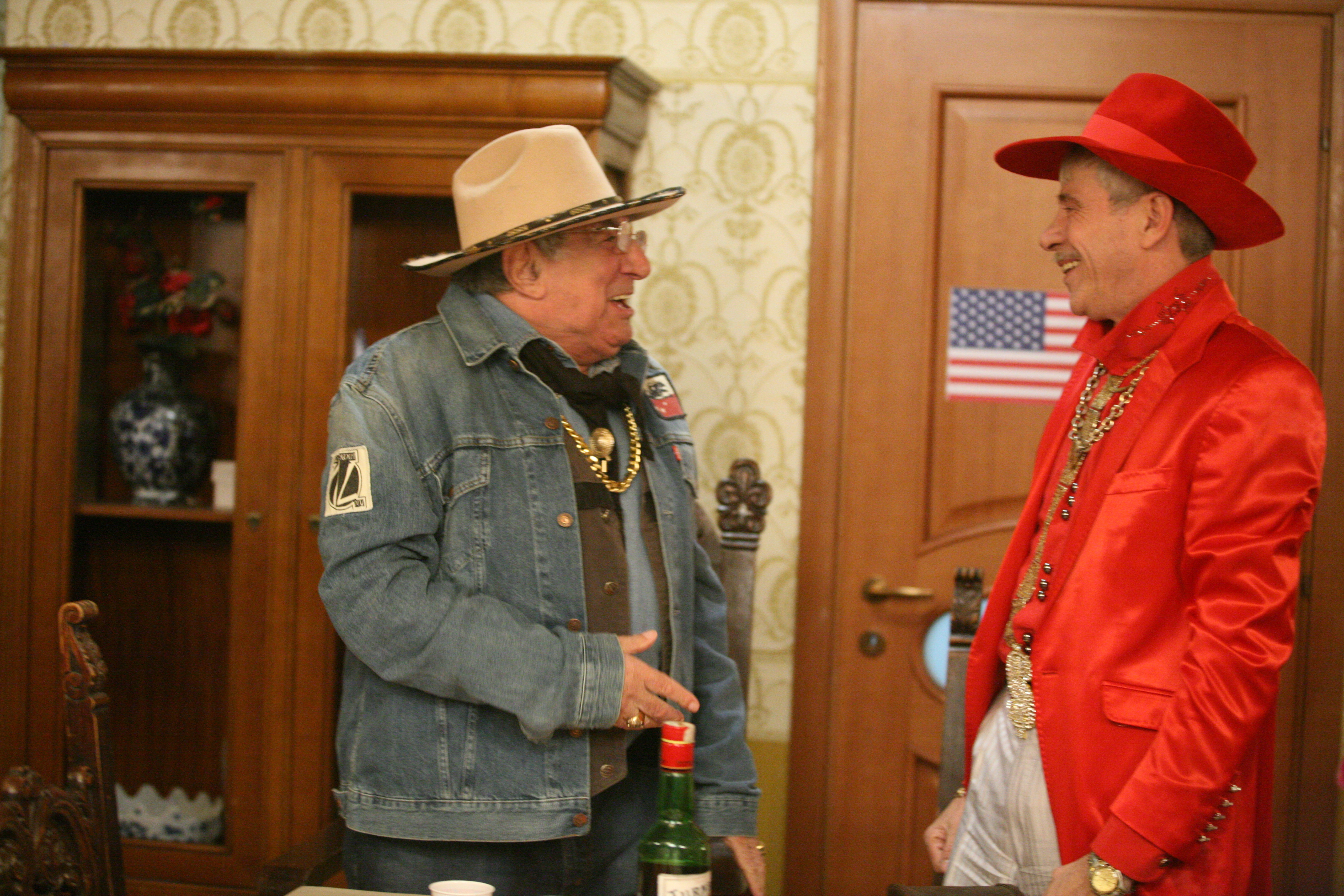 Remember Jean Constantin alias Manole Potcovaru in "Regina"