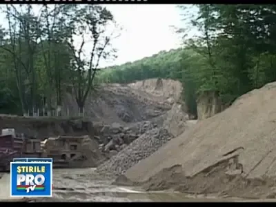Circulatia rutiera intrerupta pe DN7! A fost detonat un perete stancos