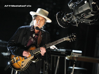 Pretentiile lui Bob Dylan la Bucuresti: betisoare parfumate, vin si fructe