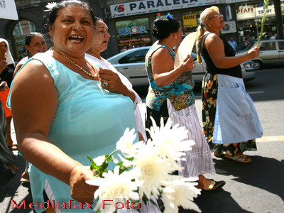 A inceput lupta cu evaziunea: florarii stradale desfiintate sau amendate