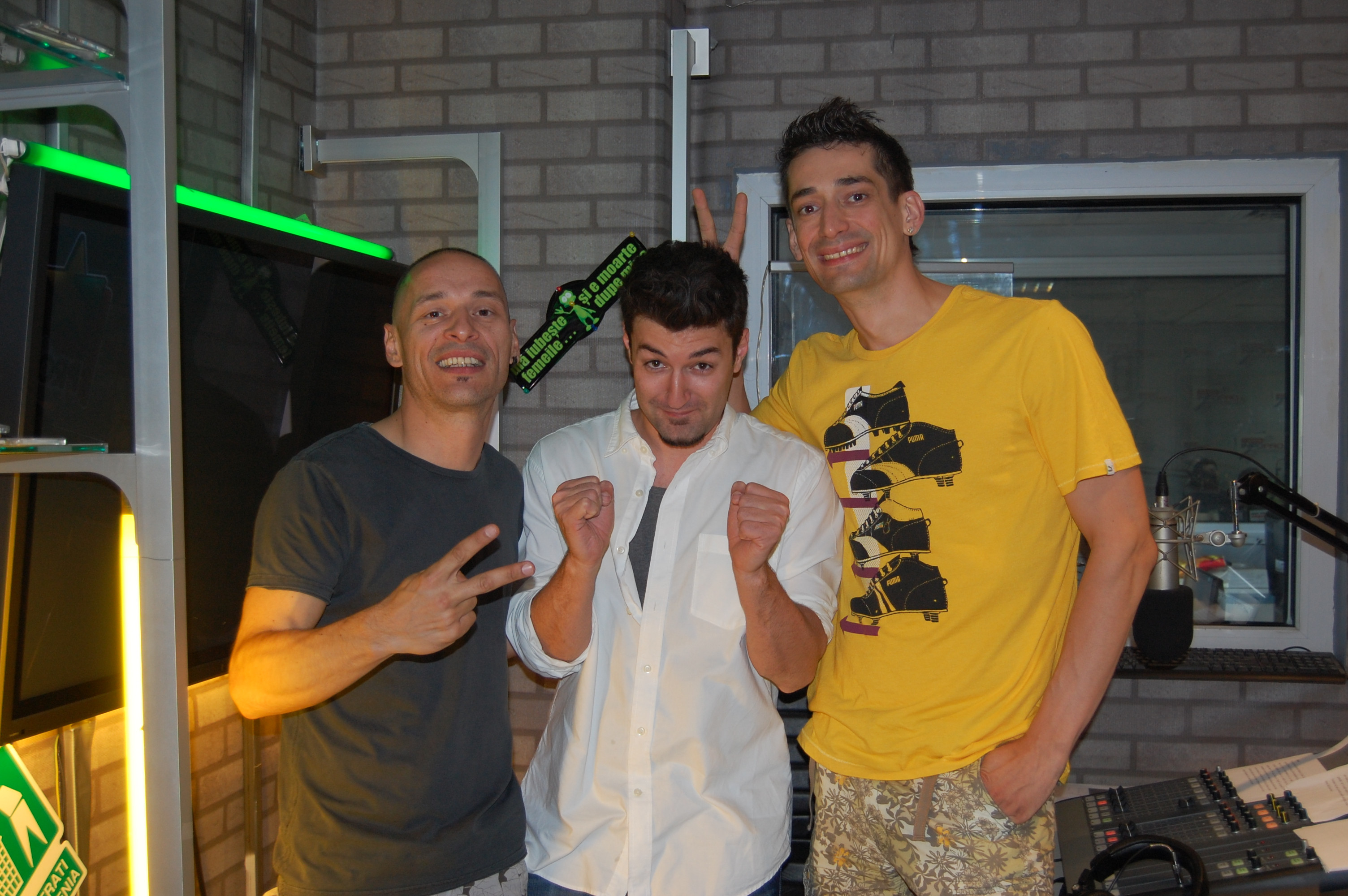 Smiley recunoaste ca ii simte lipsa iubitei sale