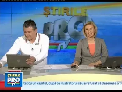 Musafiri nedoriti! O ursoaica si puii ei au venit sa faca baie in piscina