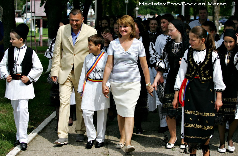 Maria Basescu, "ghid" pentru 44 de elevi premianti