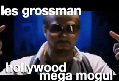 Tom Cruise isi da singur palme peste fund