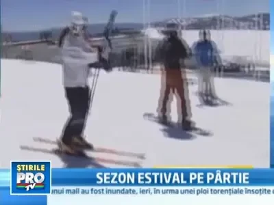 Ski in costum de baie, in California, la inceputul verii