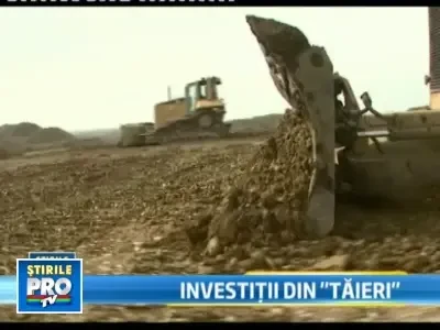 Boc baga banii stransi din reducerile salariale in autostrazi