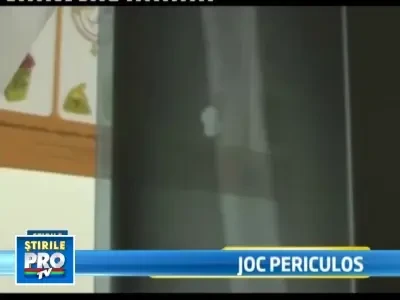 Un baietel de patru ani si-a impuscat sora cu o arma cu aer comprimat