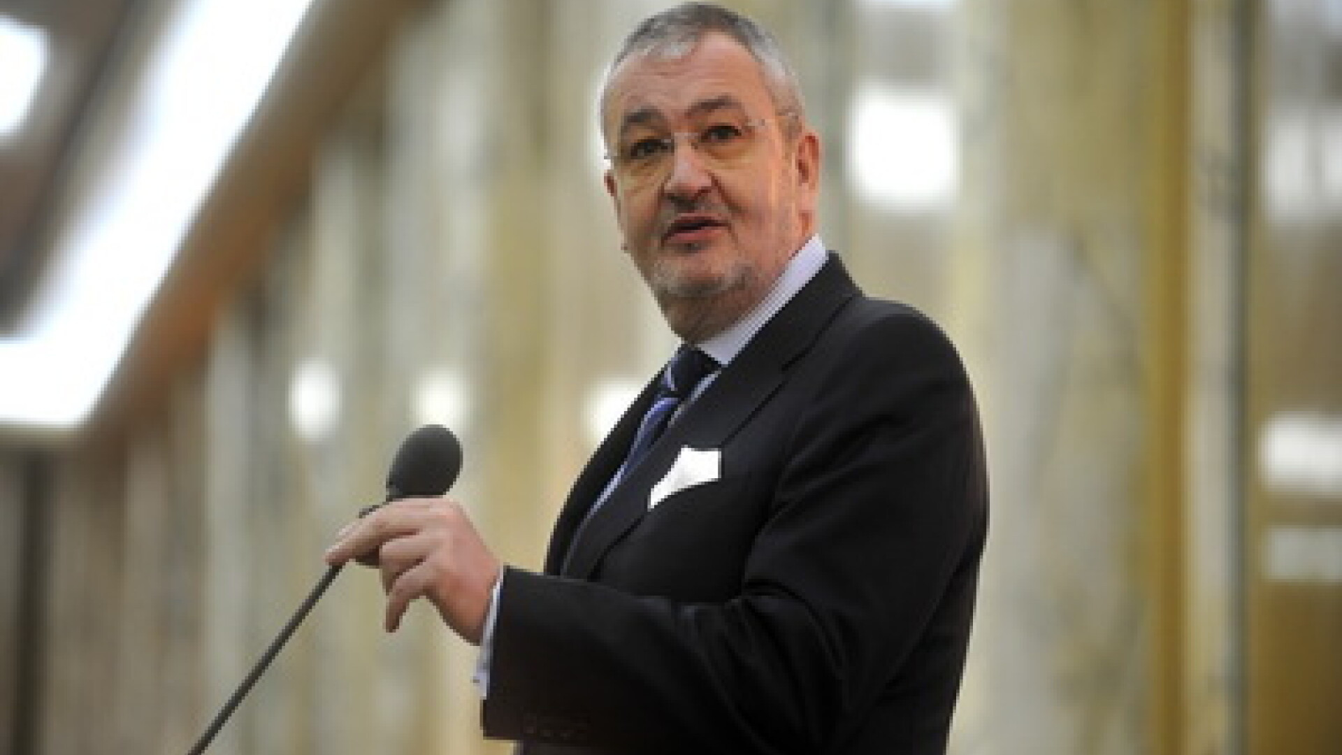 Vladescu:Indiferent cine va guverna, nu va putea sa reduca TVA pana in 2013