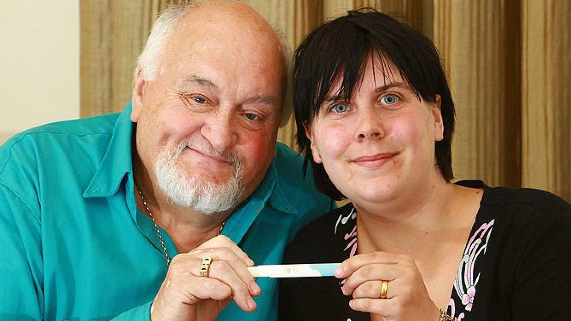 Tata la 72 de ani. E la al 13-lea copil, sotia lui are 26 de ani