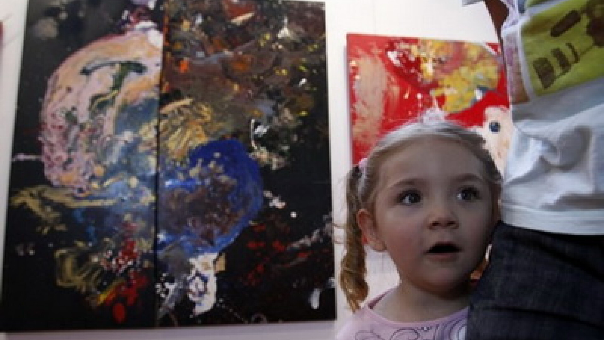 Talentata de mica! La doar 3 ani e noua "micuta Picasso"