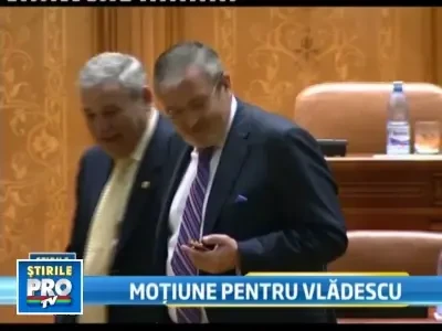 Vladescu a scapat si de data asta: motiunea simpla a picat