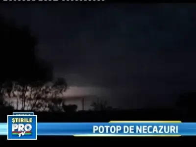 Furtuna a maturat mai multe orase din Romania, iar o viitura a blocat DN1