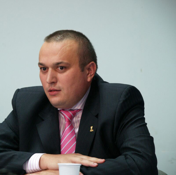 Senatorul Iulian Badescu lasa PDL-ul pentru PSD