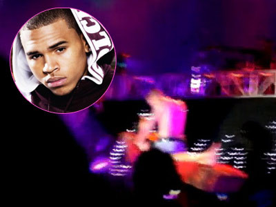 Si-a luat admiratoarea la calarit! Chris Brown se face striper?