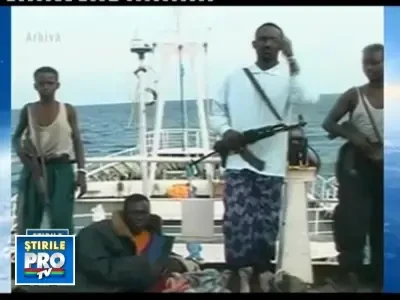 Marinar roman impuscat pe o nava capturata de somalezi