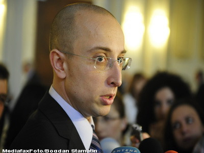 Iulian Urban: in acest Guvern au fost plantati oameni pe baza de cumetrii