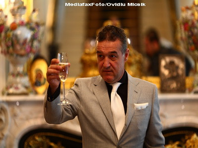 Becali vrea sa faca locuinte prin Prima Casa, dar si un complex comercial