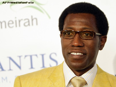 Wesley Snipes a fost eliberat din inchisoare, dar ramane in arest la domiciliu