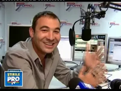 Femeie la volan - cat pe ce sa-si ia zborul de langa aeroportul din Dallas