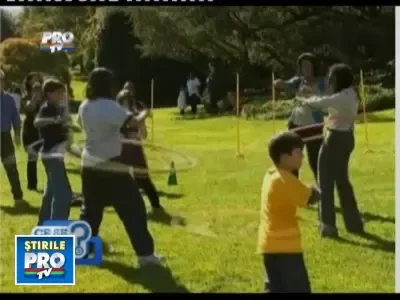 Arde calorii si mentine-te in forma cu hula hoops, precum Michelle Obama