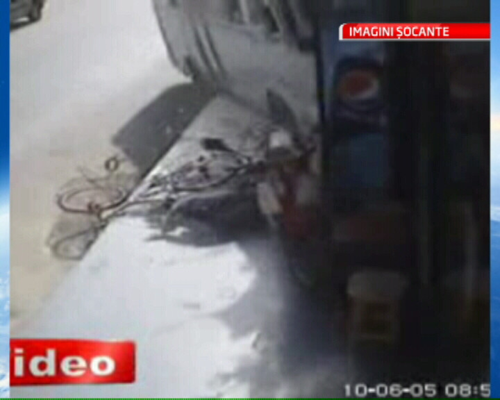 Accident ingrozitor in Turcia! Pietoni loviti in plin de un autobuz