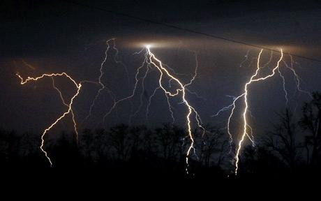 A murit lovita de fulger chiar inainte de a fi ceruta in casatorie