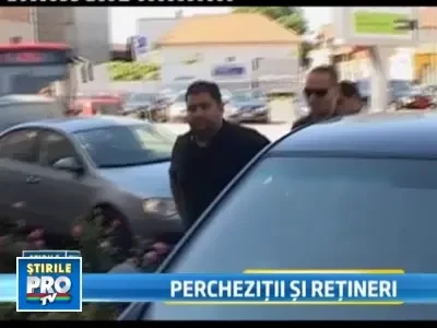 40 de suspecti retinuti, in urma descinderilor politistilor in 10 judete