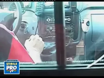 Pacient nesupravegheat, mort dupa ce a sarit din ambulanta aflata in mers