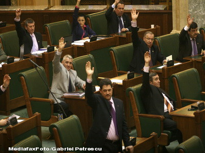 Deputatii vin la munca pe 16 august ca sa discute legea ANI