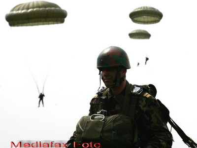 Tragedie! Un parasutist militar a murit in timpul unui curs de aplicatie