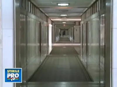 Senatorii se respecta: pleaca acasa de joi, desi este zi de munca platita