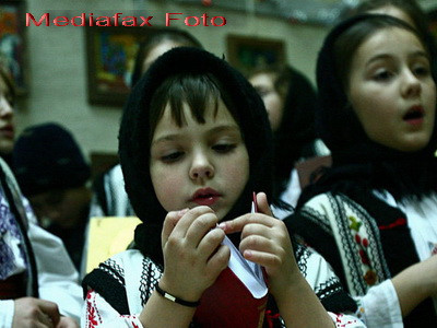 Statul combate evaziunea: amendeaza copiii actori in Cocoselul Neascultator