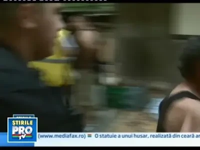 40 de romi evacuati cu politia dintr-o casa din Sectorul 2