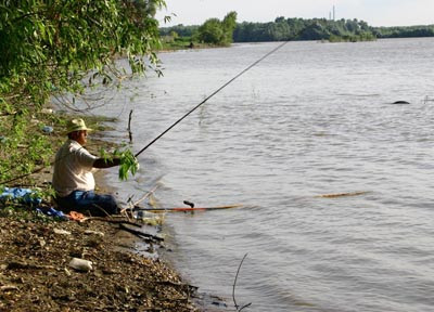 Lupta pe lacurile din Tancabesti. Pescarii au incercat sa prinda "monstrul" cel mare