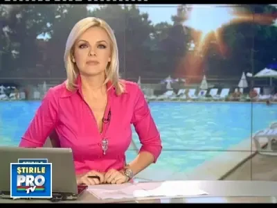 Ce se mai poarta pe la piscinele din Bucuresti? Mult sclipici si culoare