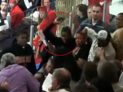 Tocul de la pantofi, arma letala! Bataie incredibila la un liceu din SUA